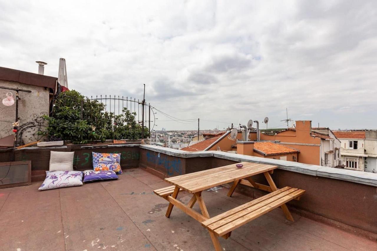 Renovated Apartment At The Heart Of Istanbul With Huge Terrace エクステリア 写真